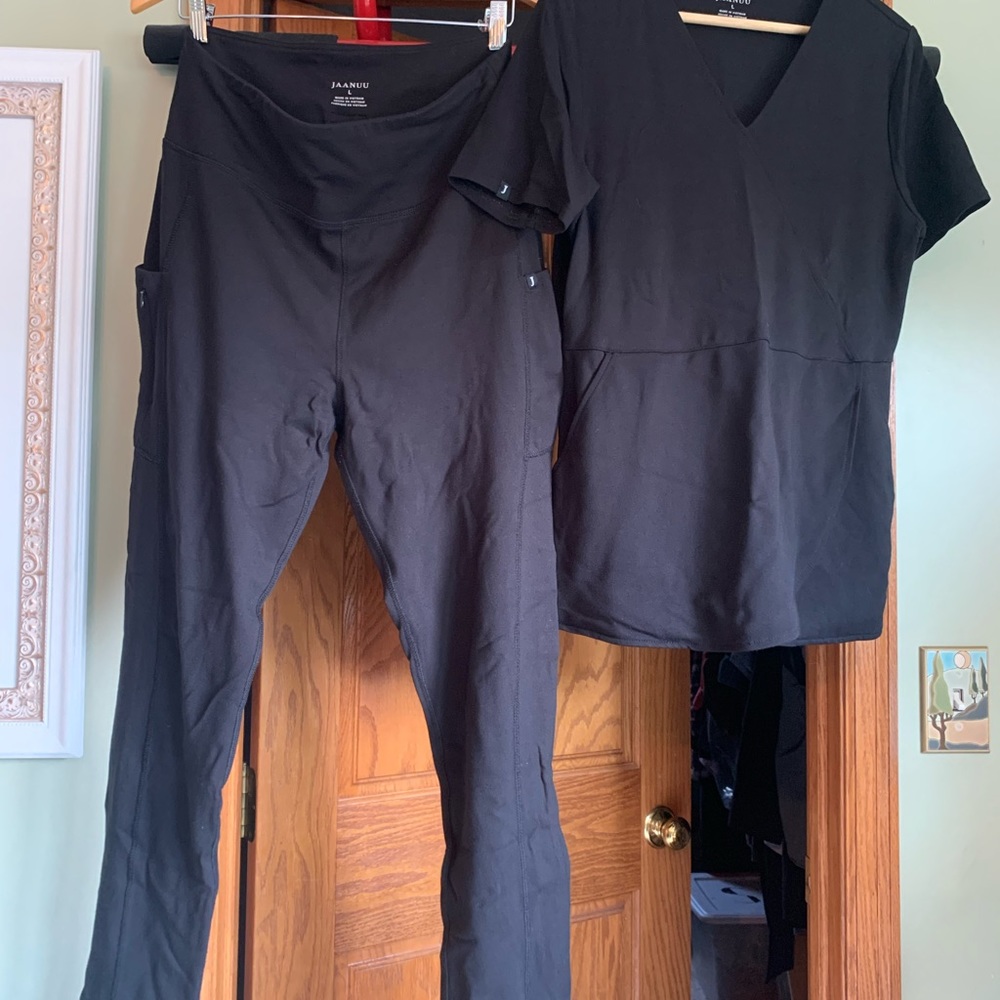 Jaanuu size L black scrub set